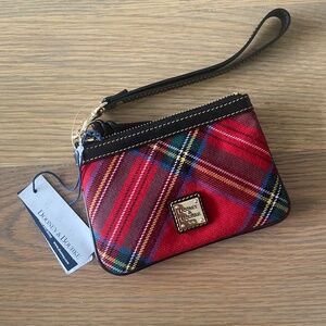 Adorable NWT Dooney & Bourke Red Tartan Plaid Wristlet Wallet ♥️🎁🖤